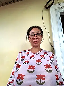 sweetieme online show from November 10, 12:39 am