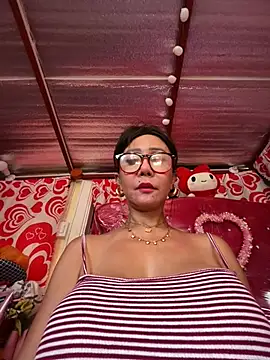 sweetieme online show from March 24, 1:33 am