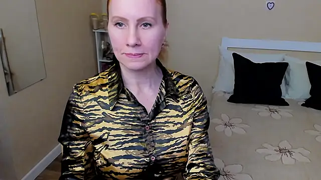 Snapshot of FoxySophia chatting on September 26, 8:34 am FoxySophia online show from September 26, 8:34 am