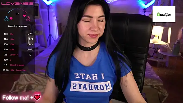 Snapshot of EmilyCandyy chatting on December 2, 7:10 am EmilyCandyy online show from December 2, 7:10 am