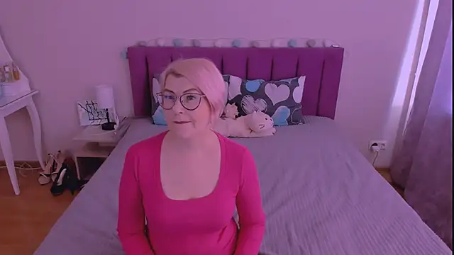 sabrinamacmarren online show from February 15, 9:19 am