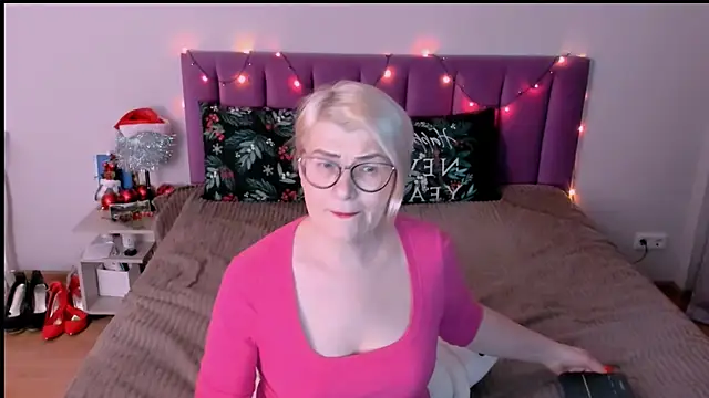 sabrinamacmarren online show from January 7, 5:49 pm