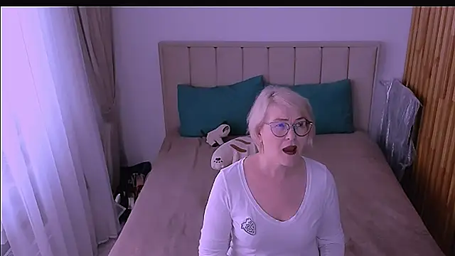 sabrinamacmarren online show from April 28, 12:53 pm