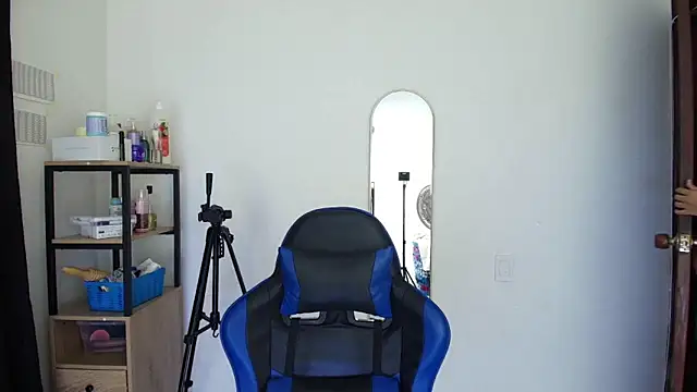 Julieta Sandia online show from March 13, 4:36 am