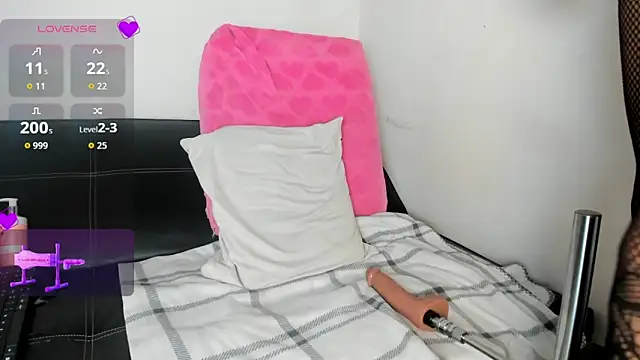 brittaanya online show from October 4, 9:04 am