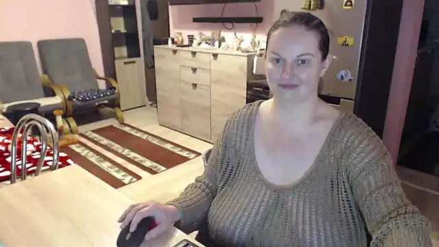 Snapshot of BustyLadyAlma chatting on December 2, 7:10 am BustyLadyAlma online show from December 2, 7:10 am