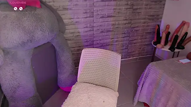 TinnaCobb online show from March 30, 4:28 pm