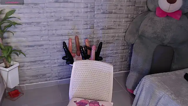 TinnaCobb online show from October 14, 4:31 pm