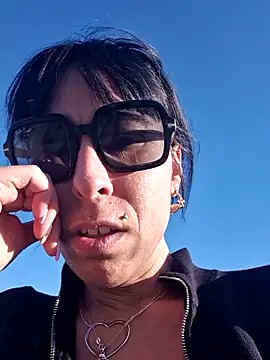 misscectito13 online show from April 15, 4:51 pm