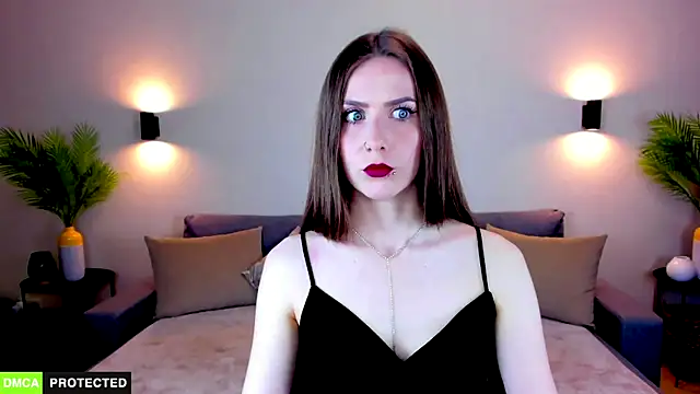 TheWoman   online show from April 16, 8:08 pm