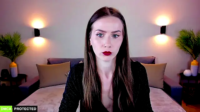 TheWoman   online show from March 16, 6:56 pm