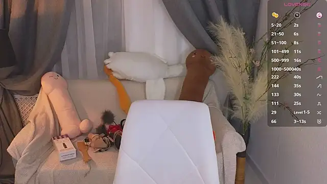 Mira Falls online show from November 1, 5:33 am