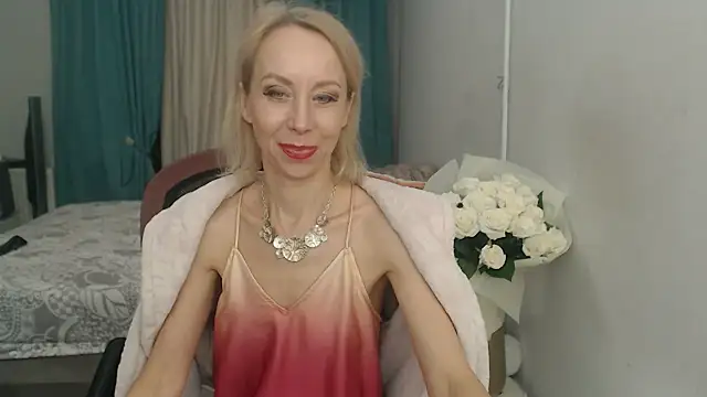 LuxuryNika online show from November 30, 5:39 pm