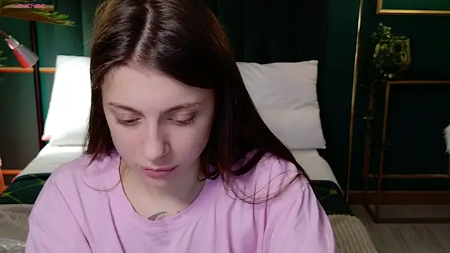 Eille Elfie online show from October 13, 4:59 am