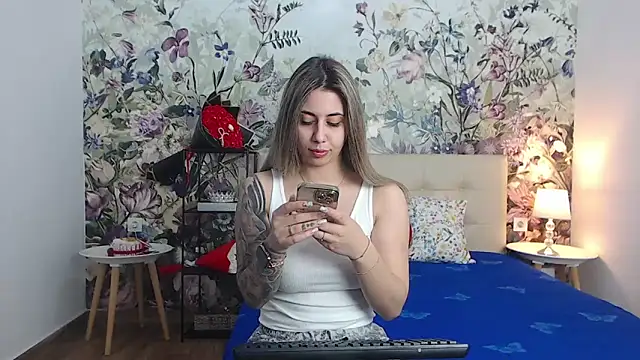 RoseDiamond06 online show from April 20, 3:59 pm