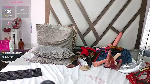 matureluna online show from February 14, 4:53 pm