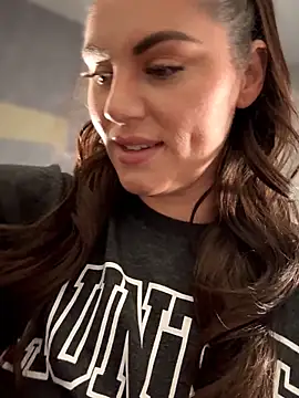 lovely beast online show from April 17, 4:09 pm