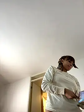 Snapshot of hollythomson chatting on October 22, 10:04 pm hollythomson online show from October 22, 10:04 pm