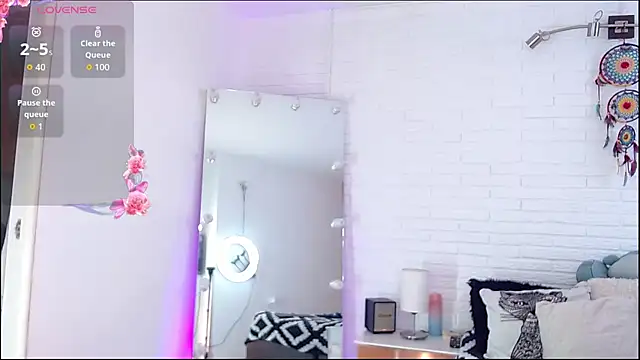 Snapshot of hollythomson chatting on September 22, 6:28 pm hollythomson online show from September 22, 6:28 pm