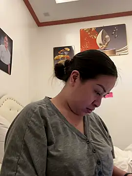 Tightwetholesxx online show from November 27, 1:25 pm