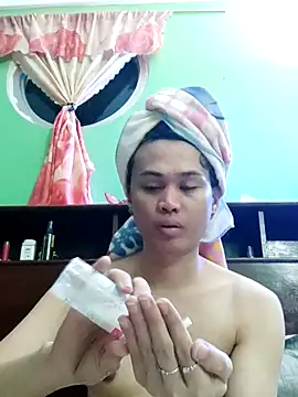 QueenSoreal online show from October 22, 4:12 pm