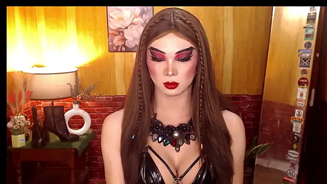 Snapshot of MagneticBeauty chatting on September 14, 4:49 pm MagneticBeauty online show from September 14, 4:49 pm