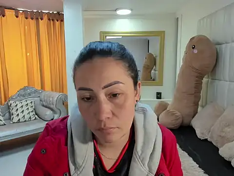 gaby trent online show from November 10, 1:28 pm