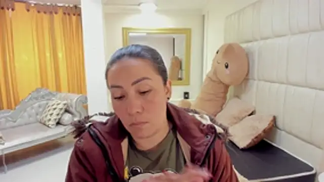 gaby trent online show from February 19, 4:06 pm