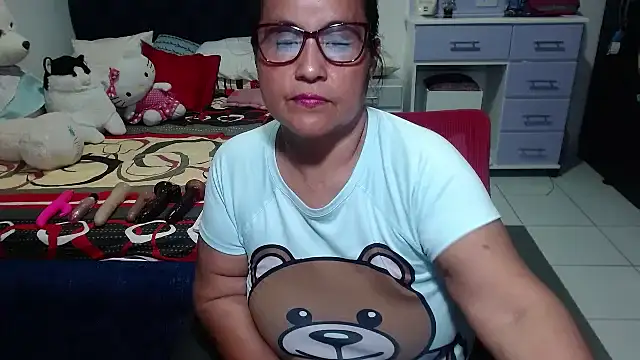 Snapshot of pervert_mommy_ chatting on September 19, 2:27 pm pervert mommy online show from September 19, 2:27 pm
