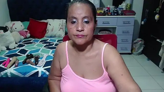 Snapshot of pervert_mommy_ chatting on October 10, 12:21 pm pervert mommy online show from October 10, 12:21 pm