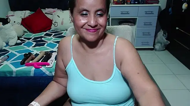 Snapshot of pervert_mommy_ chatting on October 11, 12:30 pm pervert mommy online show from October 11, 12:30 pm