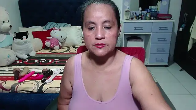 Snapshot of pervert_mommy_ chatting on September 22, 12:03 pm pervert mommy online show from September 22, 12:03 pm