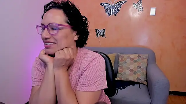 scarlet wet online show from March 17, 7:07 pm