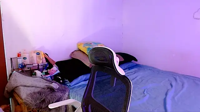 SweetLilly 18 online show from November 8, 2:05 am