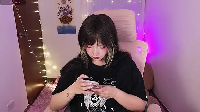 KuroChan420 online show from December 3, 2:14 am