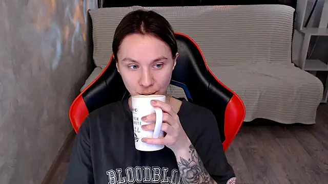 Mila Jon online show from December 2, 3:30 am