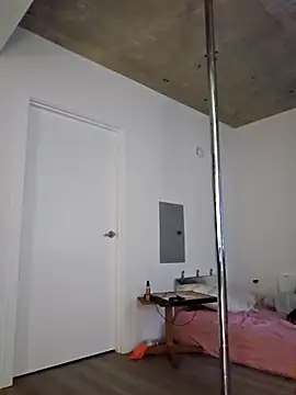 DamelynDaisy online show from April 16, 1:39 am