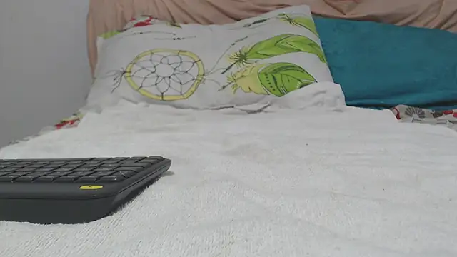 saaramiller online show from December 14, 6:08 am