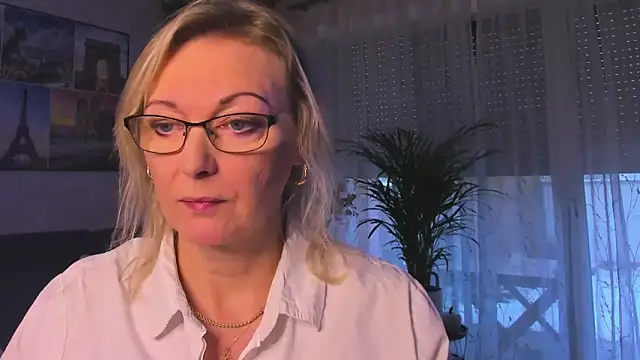 vanessa chat online show from November 30, 2:21 pm