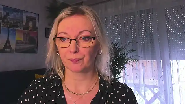 vanessa chat online show from February 5, 2:31 pm