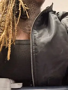 DarkDea online show from November 13, 5:45 pm