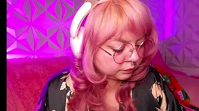 Satyn doll online show from January 8, 2:04 am