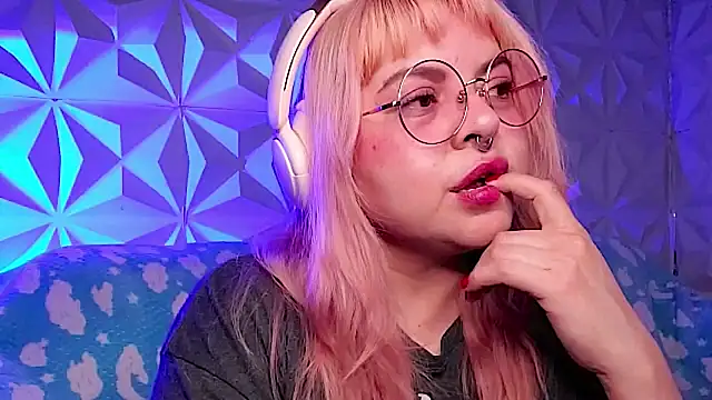 Satyn doll online show from March 29, 10:20 pm