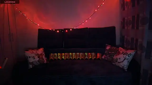 EllenMoore online show from December 15, 3:12 am