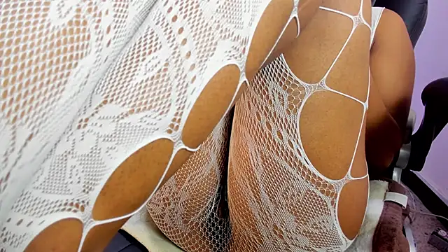 Ellie Alves online show from November 5, 2:44 pm