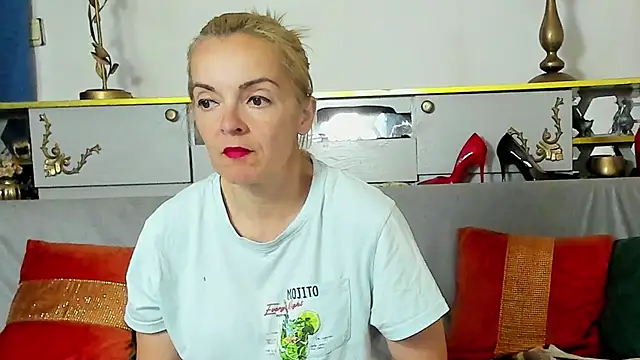 KateConner online show from June 15, 8:03 am
