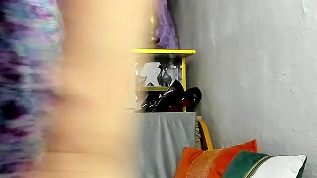 KateConner online show from April 13, 6:52 pm