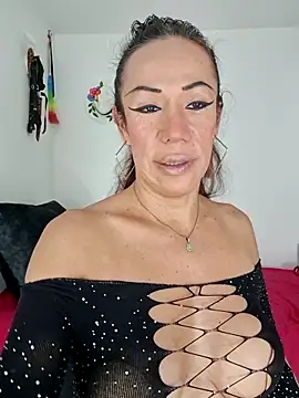 YOURSDEBORA online show from March 22, 8:15 pm