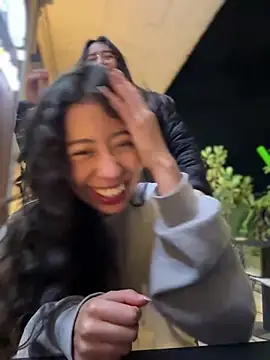 vaneelee online show from April 19, 3:06 am