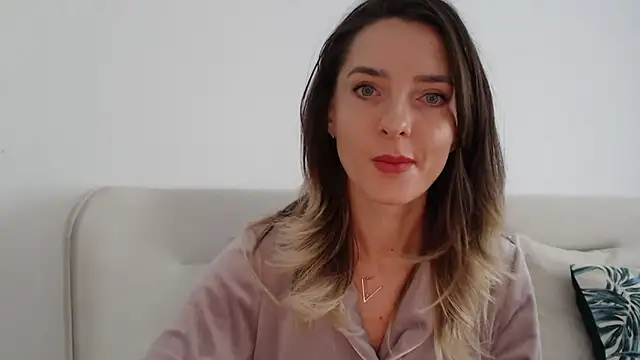 StyleSerene online show from November 18, 9:43 am